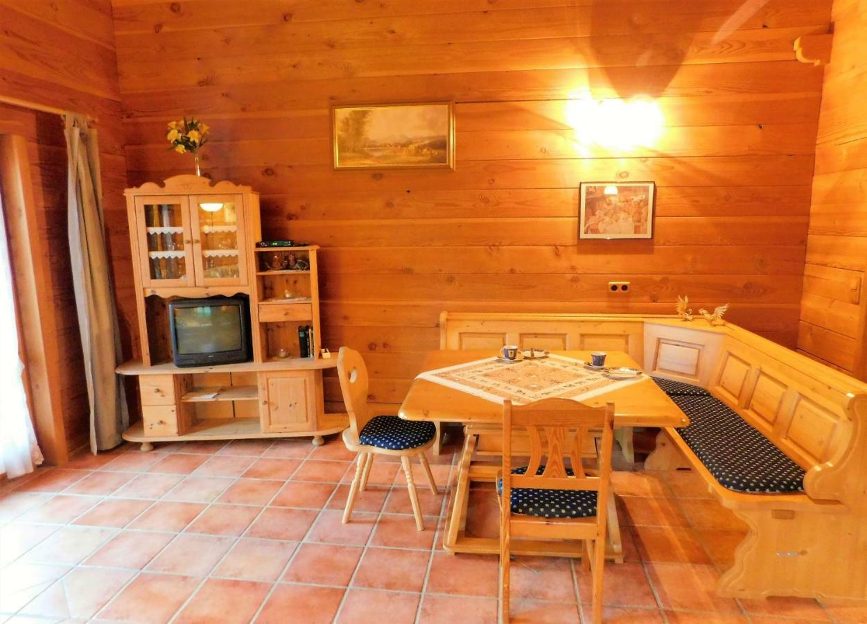 Blockhaus-Ferienpark Eisenschmitt Bagian luar foto